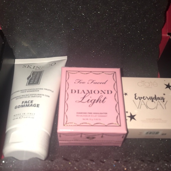 NWT Boxy Charm beauty set - Picture 2 of 8